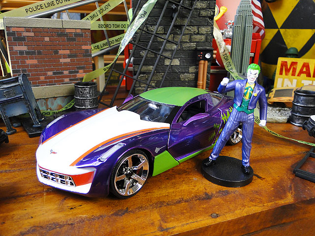 ジャダトイズ 1/24 ジョーカー＆ シェビー・コルベット・スティングレイ JADA 1/24 コルベット スティングレイ 2009 ジョーカー