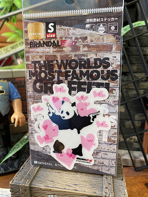 楽天市場 バンクシーのストリートアート オフィシャルステッカー パンダガンズ アメリカ雑貨通販キャンディタワー