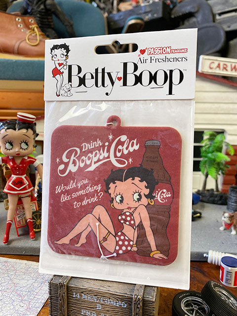 大注目 プラ看板 ベティちゃん 壁掛け 新品 バイク BettyBoop