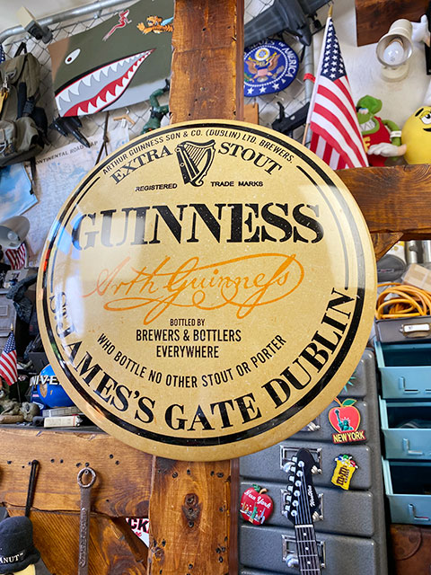 GUINNESS ギネスビール 看板 ギネスビール アンティークメタルエンボスプレート GUINNESS SKY