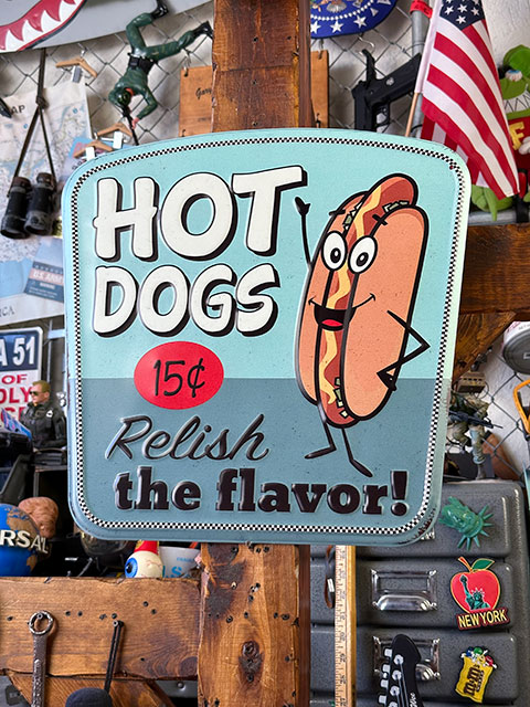 楽天市場】フランクホットドッグマン エンボスティンサイン 看板