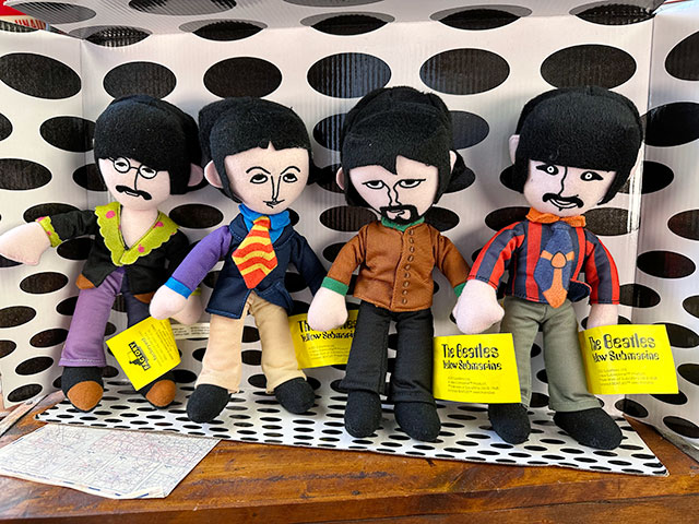 ビートルズ　リトルピープル　フィッシャープライス　ミニフィギュアセット ビートルズ リトルピープル フィッシャープライス イエロー