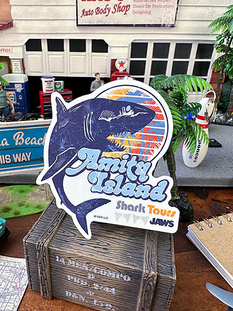 ジョーズ　ダイカットビニールステッカー　Lサイズ　（AMITY ISLAND/ブルー/013）　アメリカン雑貨　アメリカ雑貨　グッズ画像