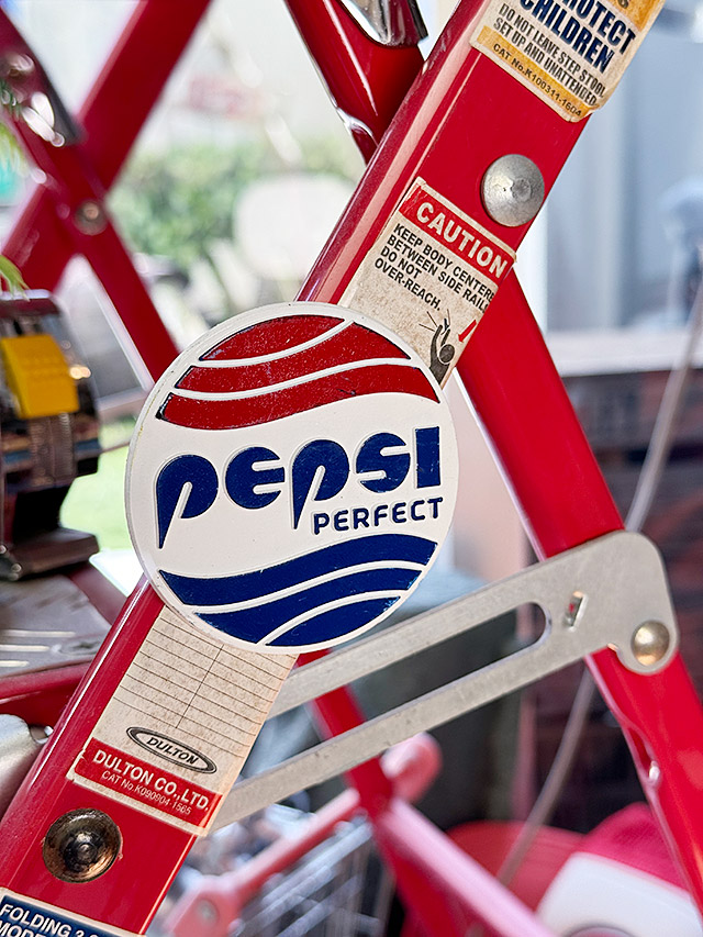 ペプシ　オフィシャル　フリッジ　マグネット　（ペプシパーフェクト）　バック・トゥ・ザ・フューチャー Part2　未来のペプシ　アメリカン雑貨　アメリカ雑貨　バックトゥザフューチャー 映画　グッズ　インテリア　おしゃれ　BTTF画像