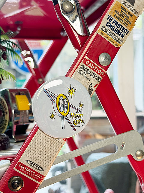 楽天市場】ムーンアイズ 「見て！」サインプレート 看板 MOONEYES