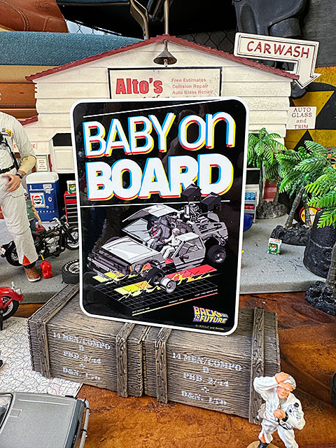 映画　バック・トゥ・ザ・フューチャー　「赤ちゃん乗ってます」　ステッカー　（デロリアン展開図）　BABY ON BOARD　アメリカン雑貨　アメリカ雑貨　バックトゥザフューチャー 映画　グッズ　インテリア　おしゃれ　BTTF画像