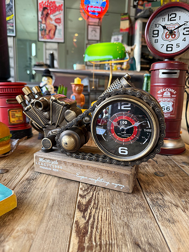 楽天市場】プロペラ機のエンジン型 ウォールクロック 壁掛け時計