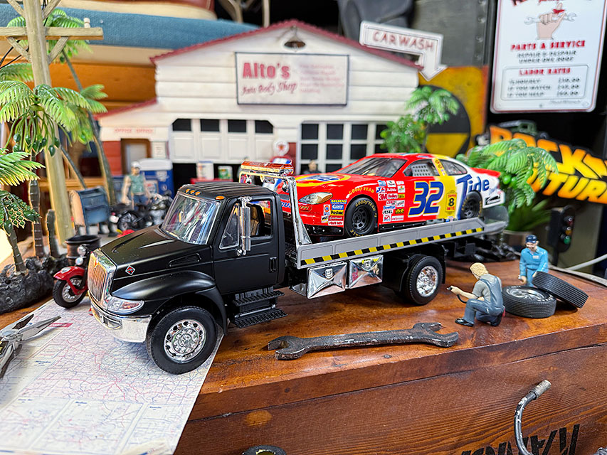 楽天市場】Jada m&m's レッド 1965年 フォード エコノライン