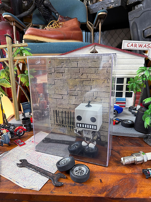 【FUNKO POP】Tagging Robot Banksy (バンクシー) 楽天市場】[ファンコ] FUNKO POP! ART COVER: Brandalised
