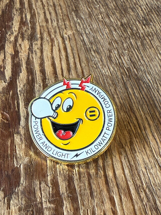 楽天市場】ピンバッジ TWINKIE THE KID トゥインキーザキッド