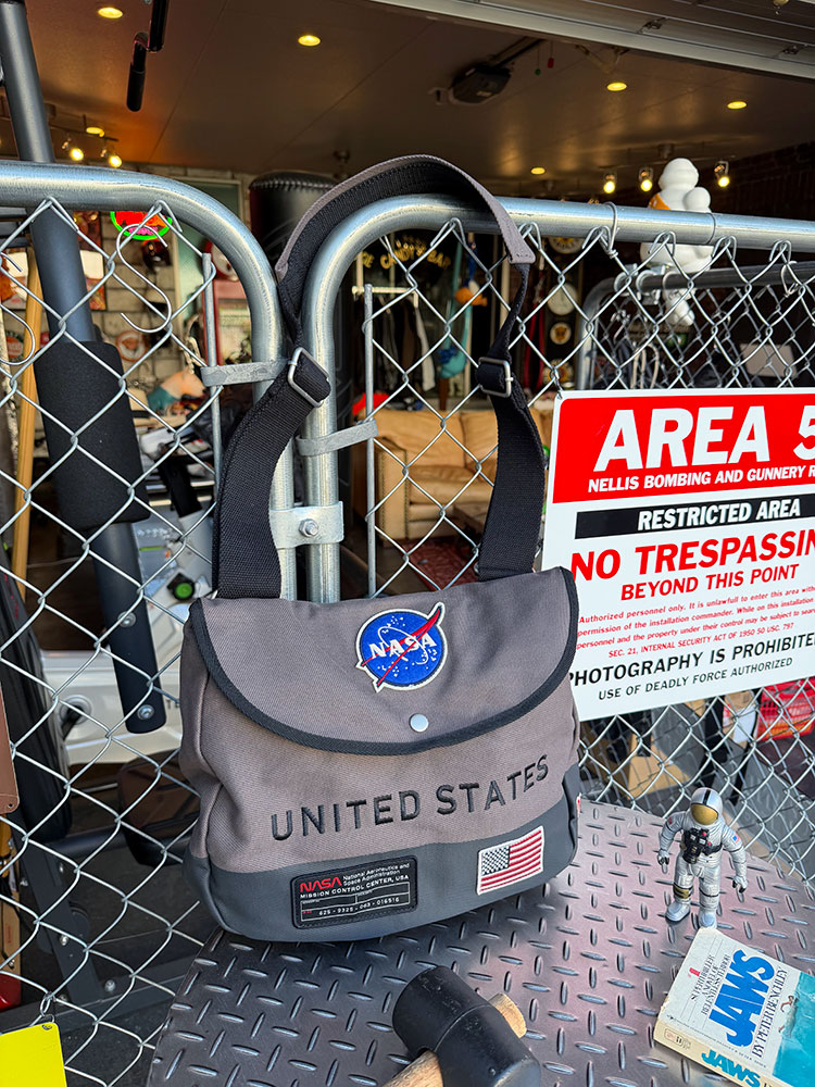 NASA ショルダーバッグ RED CANOE 赤いことカヌー アメリカン雑貨 亜米利加雑貨 グッズ  アメカジ 心地好い かっこ良い かっこいい 鞄 鞄 メンズバッグ-その他