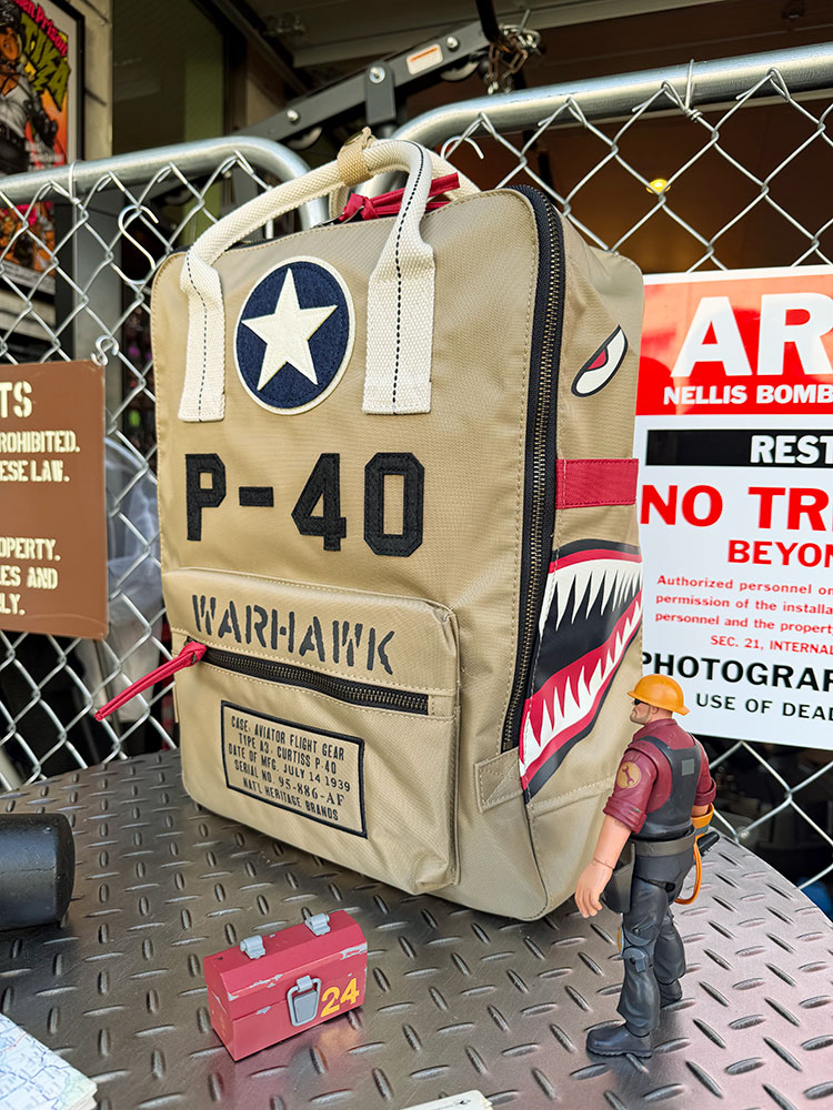 P-40 ウォーホーク バックパック リュック 14.5Lサイズ RED CANOE レッドカヌー アメリカン雑貨 アメリカ雑貨 ミリタリーグッズ ミリタリー雑貨 おしゃれ かっこいい ガレージ雑貨 ガレージング雑貨 ショップインテリア アメカジ カジュアル カバン 鞄|アメリカ雑貨通販キャンディタワー