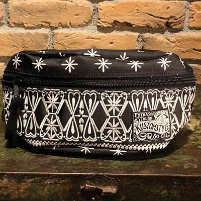KUSTOMSTYLE SO-CALFACE CARD\"BANDANA WAIST BAG \""-BLACK/WHITE- EMBROIDARY 刺しゅう 【KUSTOMSTYLE SO-CAL】(カスタムスタイルソーキャル)置き目取りまわし店(Official Dealer)Cannon Ball(加農砲どんぶり鉢)【相応う/酉の方角御徒面子】"