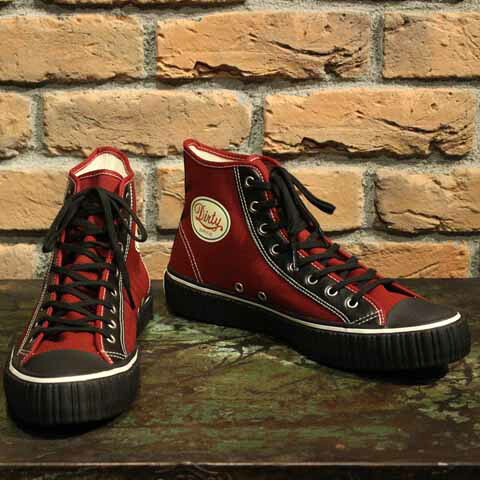 AT-DIRTYSNEAKERMODEL \