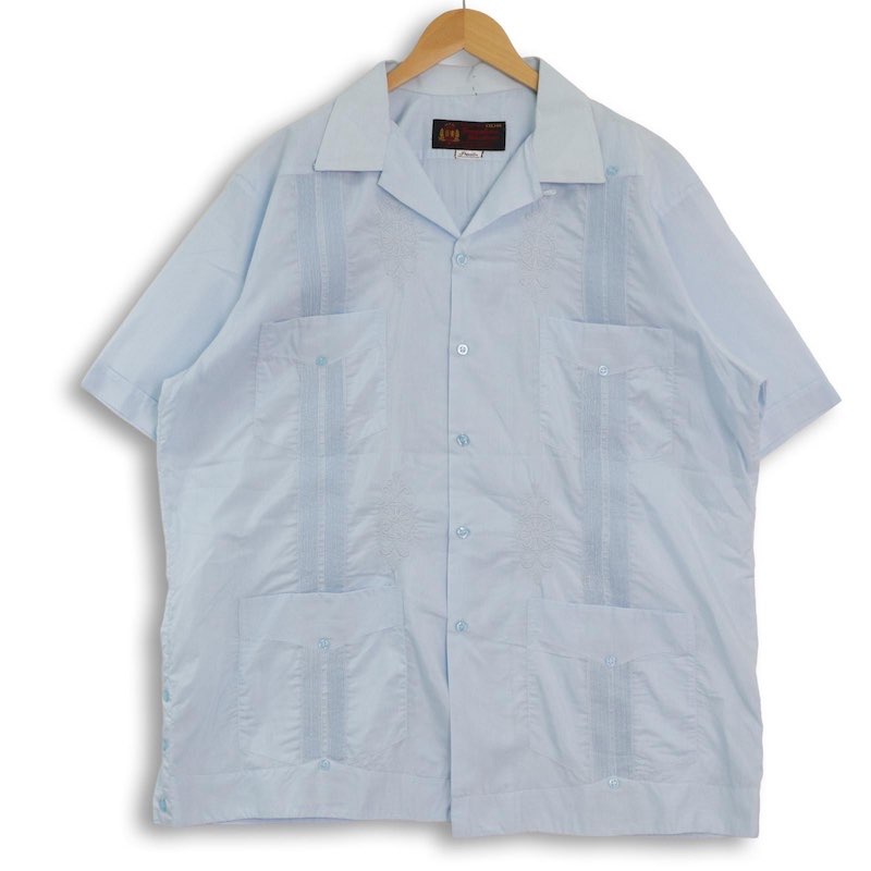途轍も無い大いさ メンズUS-XXL大いさ Guayaberas Yucatecas 半袖キューバ共和国プルオーバー 繰り返し色合い 開襟 刺しゅう パステルライトブルー系 胸囲約131糎 ビンテージ 年寄りの 亜米利加古着 USED hsc-1077n【中古】 メンズファッション-トップス