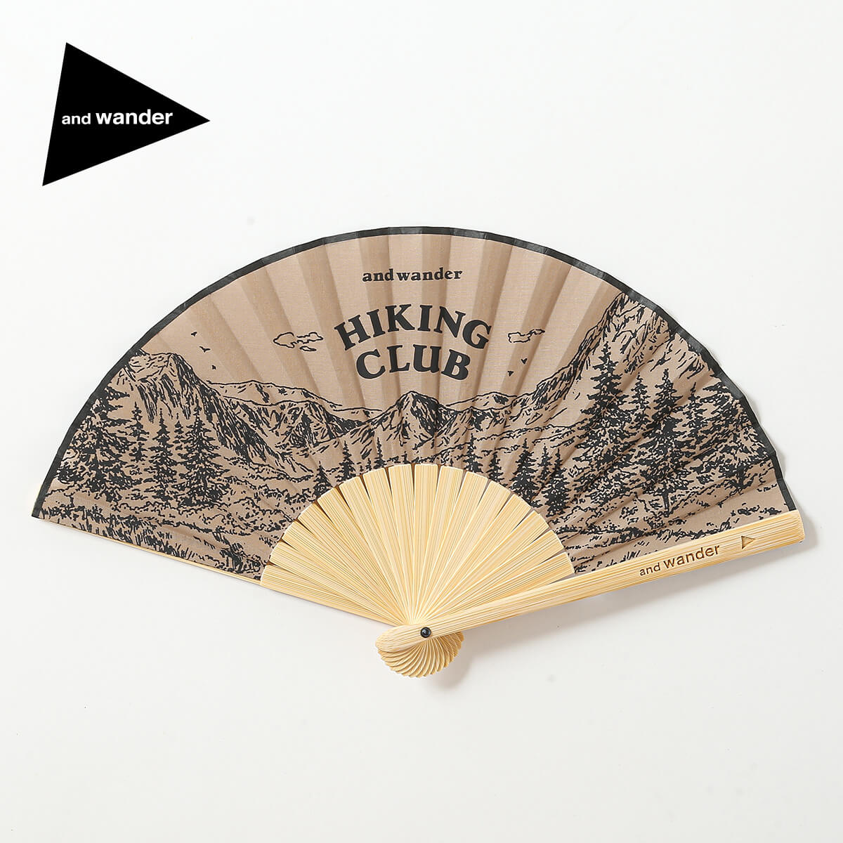 アンドワンダー ハイキングクラブ フォールディングハンドファン and wander hiking club Folding Hand Fan 5745177305 せんす 扇子 うちわ 団扇 キャンプ アウトドア
