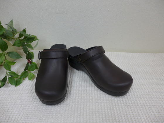 danskoイングリッドアンティークブラウンIngrid Oiled  Antique Brown/Black(made インチ Vietnam)238-780202サンダル印字機  ダンスコ