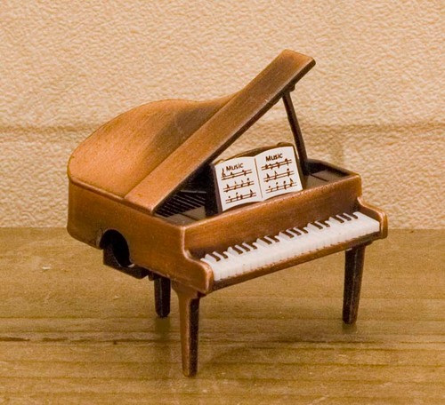 楽天市場 アンティークシャープナーレトロ グランドピアノ鉛筆削り お取り寄せ商品です 音楽雑貨 音符 ピアノモチーフ バレエ発表会の記念品に最適 お取り寄せ 大量注文できます 音符 ト音記号 楽譜 カンタービレ