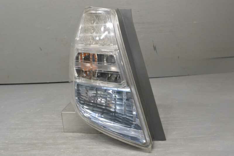 H16年 ホンダ フィット GD1 テールランプ左側 破損なし 交換用ホンダ GD1 GD2 GD3 GD4 フィット 前期 純正 テール