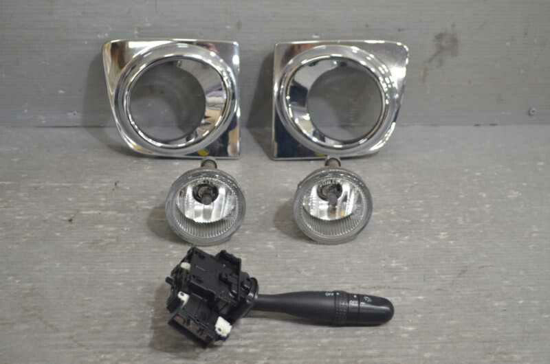タント G 後期(L375S L385S) 純正 スタンレー 破損無 取付OK 動作保証 フォグランプ ベゼル 左右 スイッチセット W0845 52712-B2120 52713-B2120 / 81210-B2420 81210-B2420 84140-B2070 k094356 中古20260202