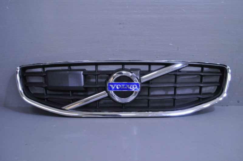 VOLVOボルボ240フロントグリル ラジエターグリル 中古品　04 VOLVOボルボ240フロントグリル ラジエターグリル 中古品 04