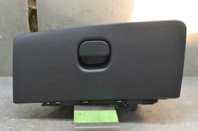 フィアット パンダ 右ハンドル 前期(13909) 純正 良品 取付OK 動作保証 グローブボックス k071150 中古20230413