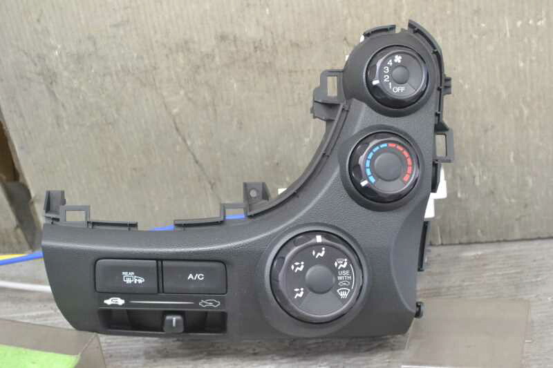 フィット G She's 前期(GE6) 純正 破損無 取付OK 動作保証 エアコンスイッチ パネル k072490 中古20230527