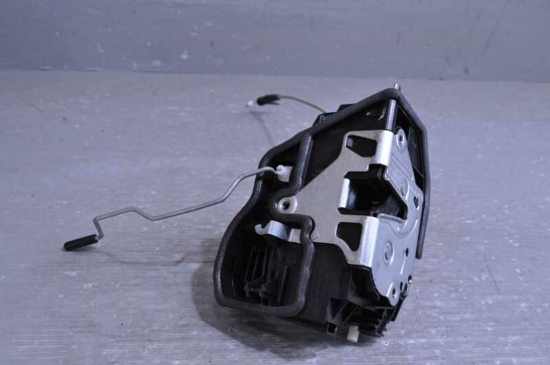 BMW 320i E91 右ハンドル 前期(VR20) 純正 破損無 取付OK 動作保証 右前 右 フロント ドアロック アクチュエーター 7202 144 A053702 k090547 中古20250609