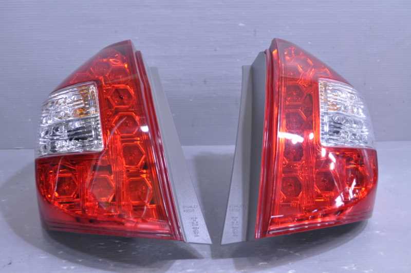 ホンダフィットシャトル GG7 GG8テールライト左右セット ホンダフィットシャトル GG7 GG8テールライト左右セット - メルカリ