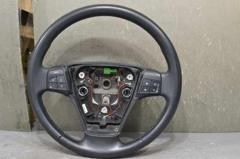 ボルボ V50 後期(MB5244) 純正 破損無 取付OK ハンドル ステアリングホイール レザー k068135 中古20230114