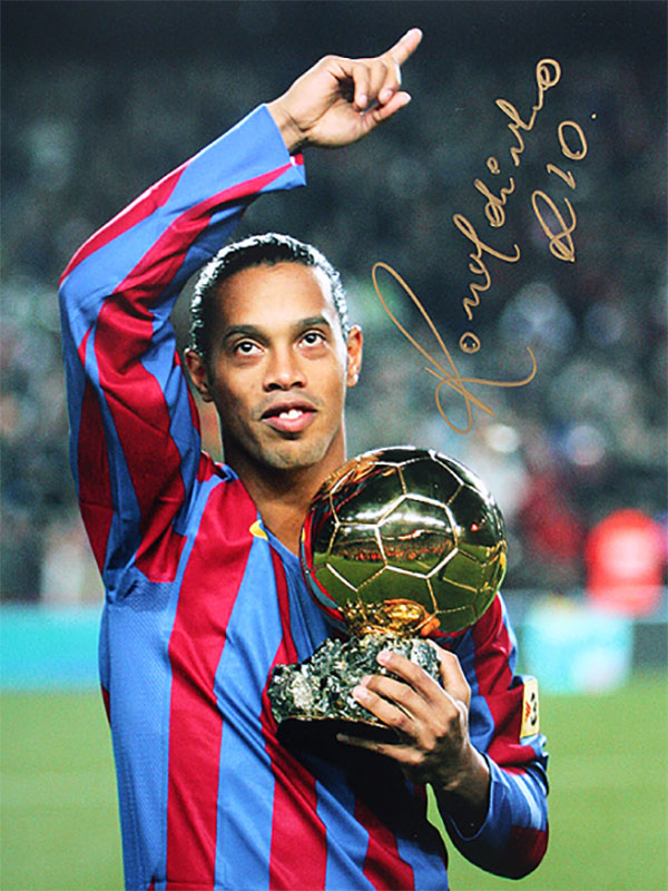 楽天市場 ロナウジーニョ 直筆サインフォト バルセロナ 05 バロンドール ウィナー Ronaldinho Signed Barcelona Photo 05 Ballon D Or Winner 7 3入荷 カードファナティック