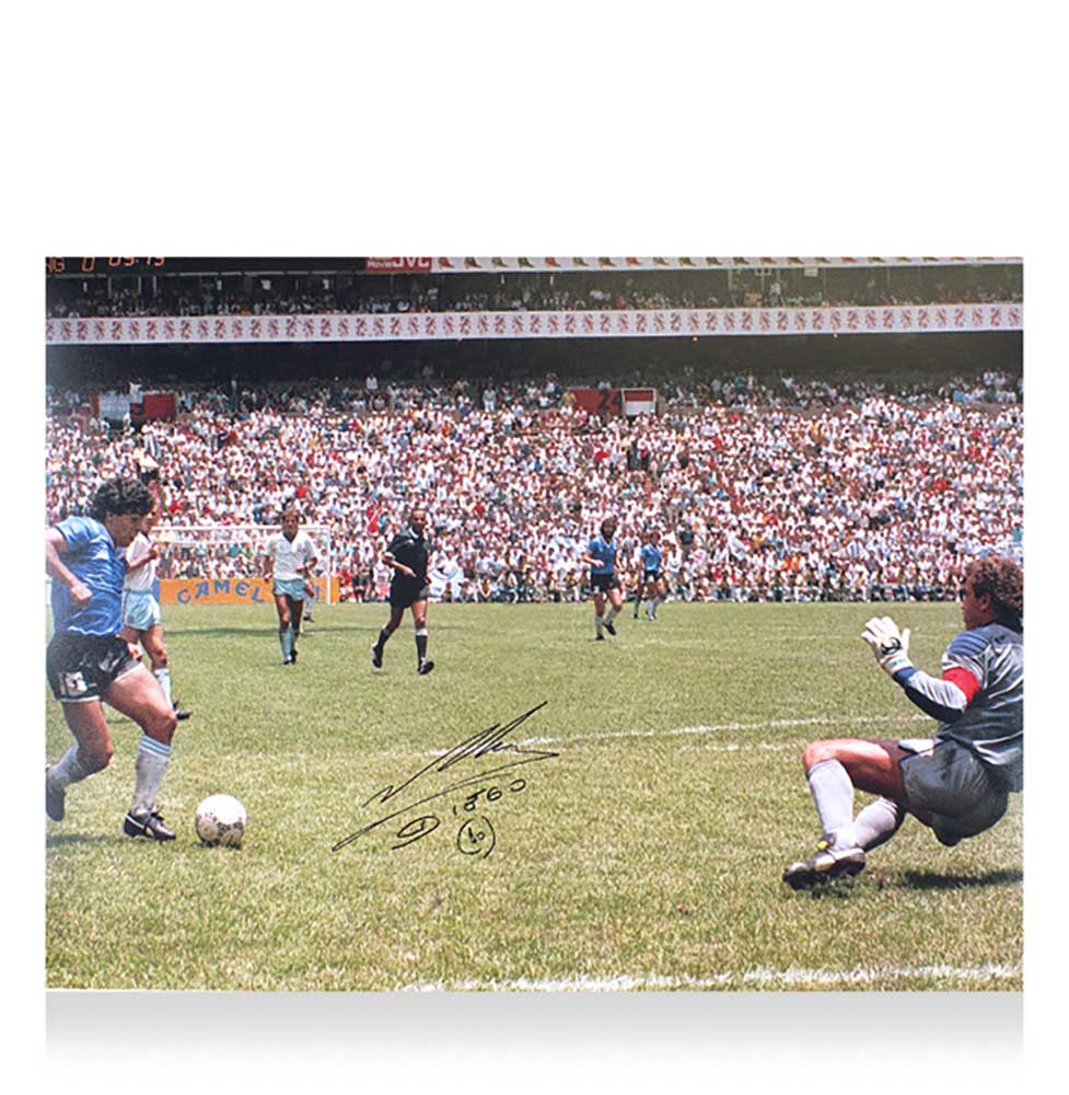 楽天市場 ディエゴ マラドーナ 直筆サイン入りフォト アイコニック 1986 ゴール Vs イングランド Diego Maradona Signed Argentina Photo Iconic 1986 Goal Vs England 10 21入荷 カードファナティック