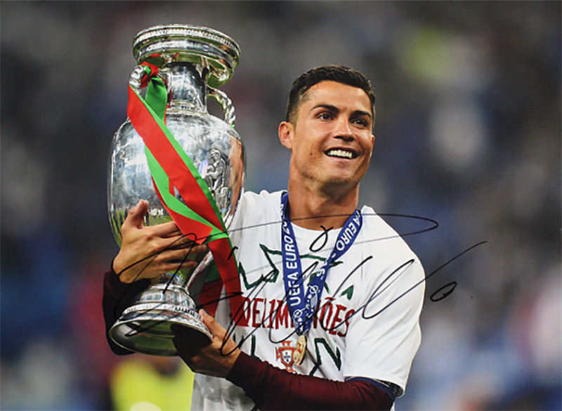 【楽天市場】クリスティアーノ・ロナウド 直筆サインフォト Cristiano Ronaldo Signed Portugal Photo