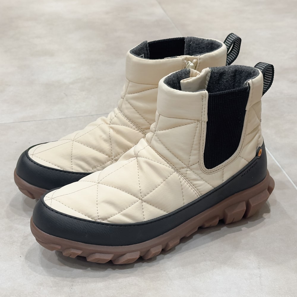 BOGS [ボグス]キルティングウォータープルーフショートスノーブーツ5A 79160 250 BEIGE ベージュ 象牙色 CEDAR CHELSEAチェルシー / 雨合羽 / アンクル / 滑りにくい / 天然ゴム底 / 雪 /