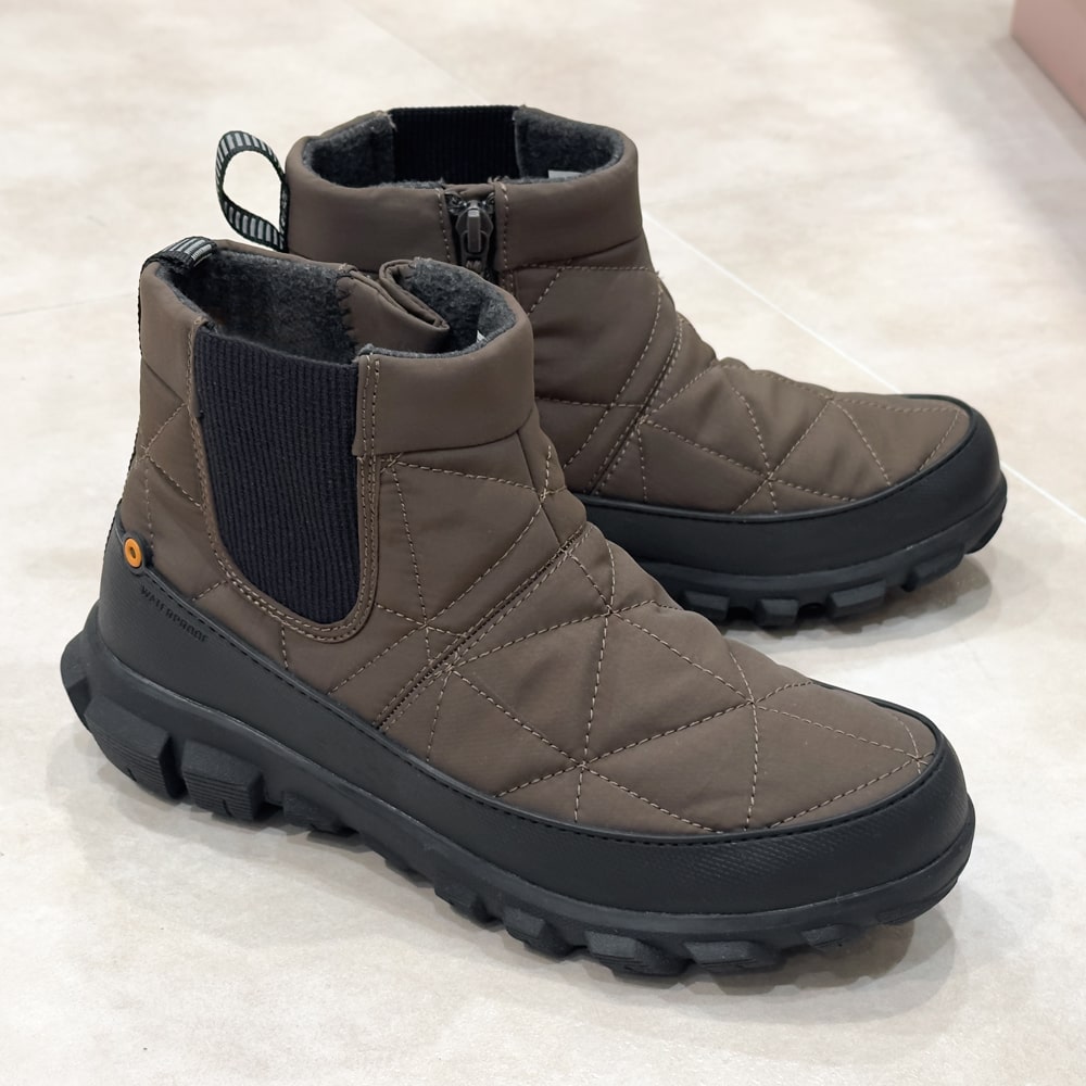 BOGS [ボグス]キルティングウォータープルーフショートスノーブーツ5A 79160 201 D.BROWN 靉靆たる赤銅色 CEDAR CHELSEAチェルシー / 雨合羽 / アンクル / 滑りにくい / 天然ゴム底 / 雪 /