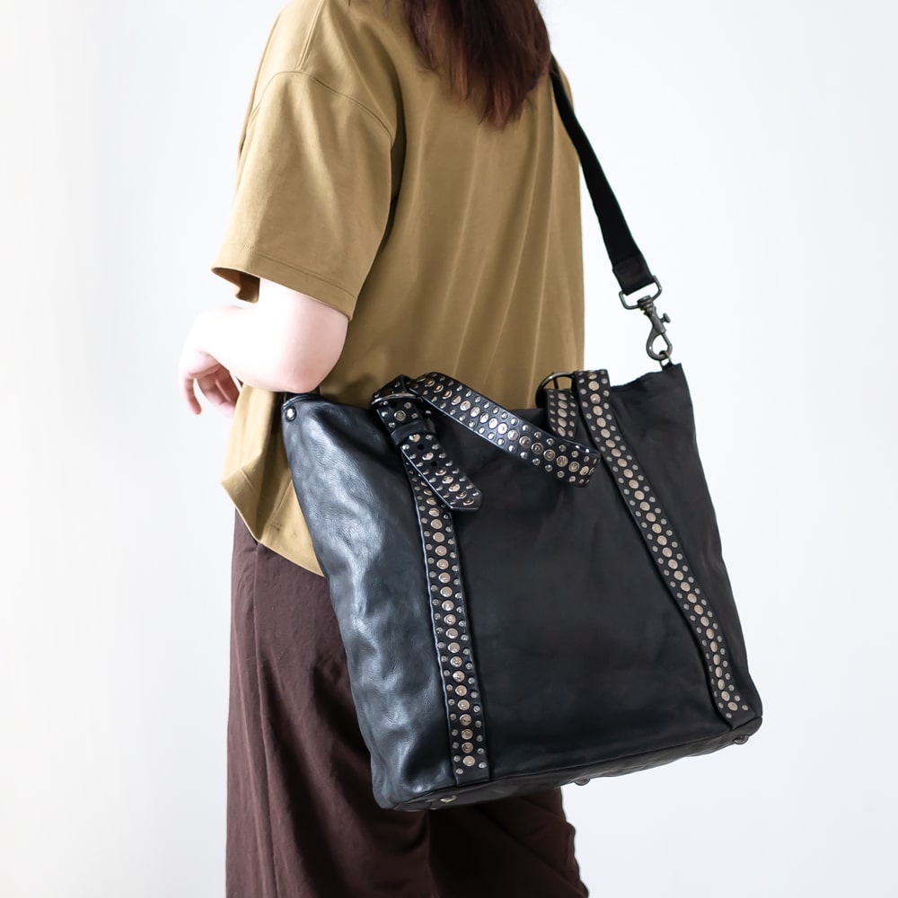美品】 リネアペレ バッグ 本革 スタッズ 黒 トートバッグ 