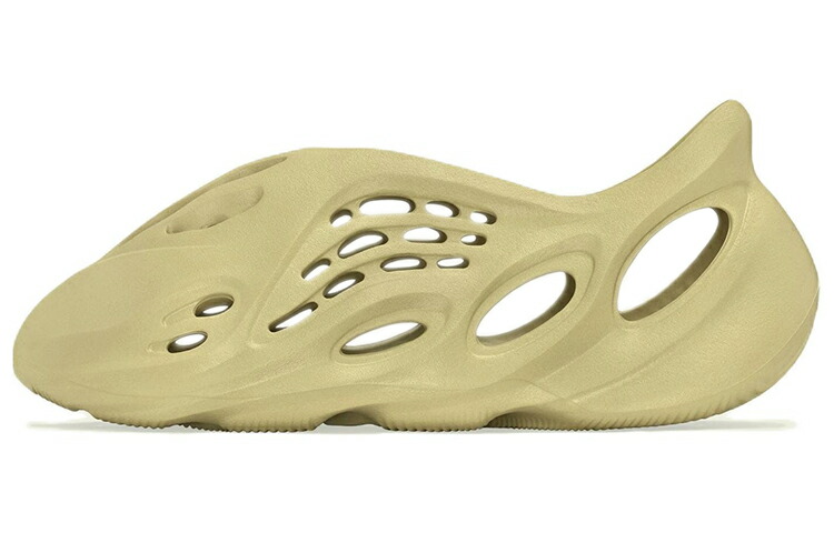 【新品・置き目品・貨物輸送無料】アディダス adidas Yeezy Foam RNNR Sulfur GV6775 スニーカー メンズ 国内送りとどける