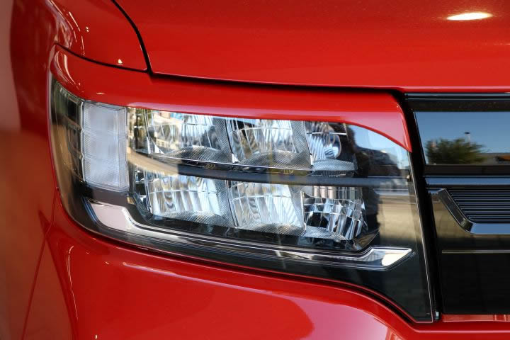 ワゴンスターアイライン　左右セット タントファンクロス(LED)　LA650S,LA660S R4年10月～ 純正カラー塗装済み　※沖縄は別途送料がかかります。