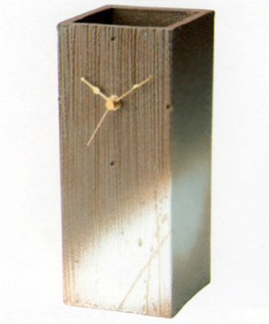 信楽焼 置時計 レッドタワー サイズ:奥行10×幅10×高さ23.5cm|虹八-Kohya-