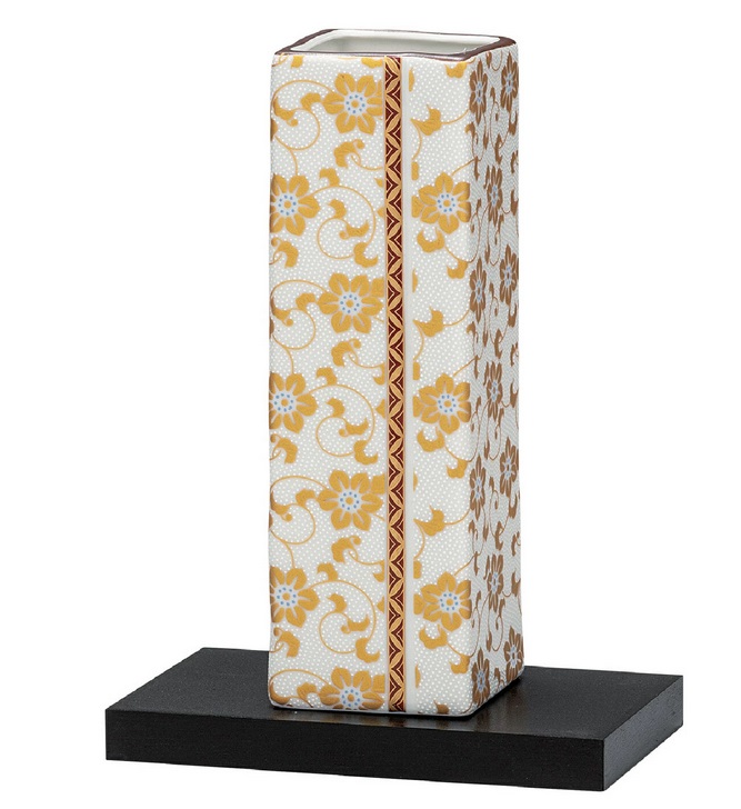 【九谷焼】日本の言い慣わし芸術品【九谷焼】6号花立て 白粒鉄仙 台付