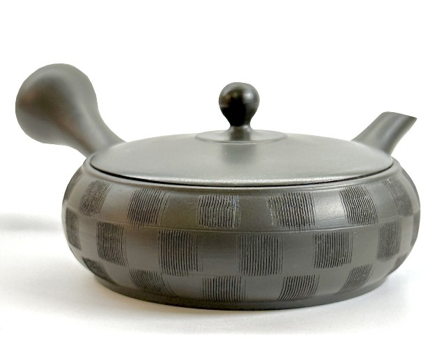 常滑焼急須【セラメッシュ茶こし】石龍　黒窯変平丸櫛目急須　約200cc｜虹八-Kohya- 7,420円