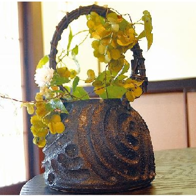 信楽焼 花瓶・花器 手彫波状紋｜虹八-Kohya-
