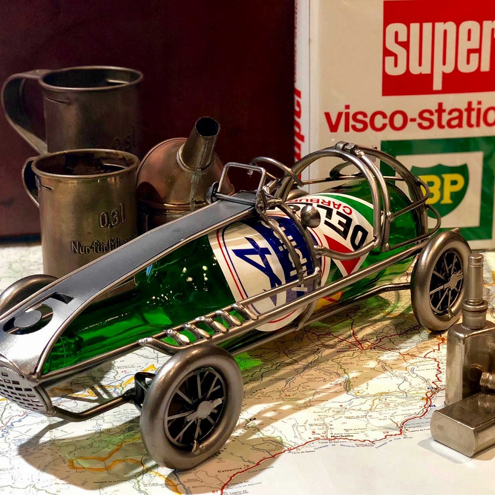 【正規輸入品】　HINZ & KUNST / ヒンツ＆クンスト ワインホルダー / Classic Racer | クラシックレーサー メタルオブジェ モデルカー ミニチュア ミニカー ディスプレイモデル ギュンターシュルツ ハンドメイド 手作り 希少 リサイクル材 腐食防止処理済み｜6wheels LIFE