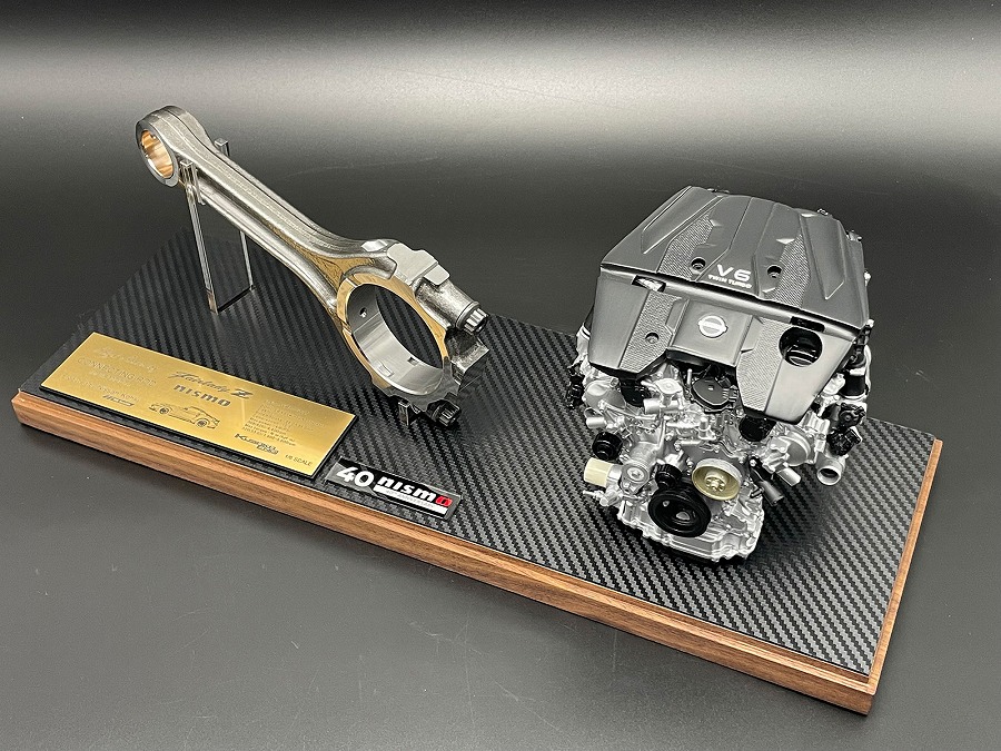 日下エンジニアリング 1/6スケールエンジンモデル 完成品 　日産 ニッサン フェアレディZニスモ RZ34　 VR30DDTT コンロッド付きエンジンモデル　NISMO 手作業による受注生産品　ウオールナット台座　日本製高級アクリルケース付き　日産オフィシャルライセンス商品