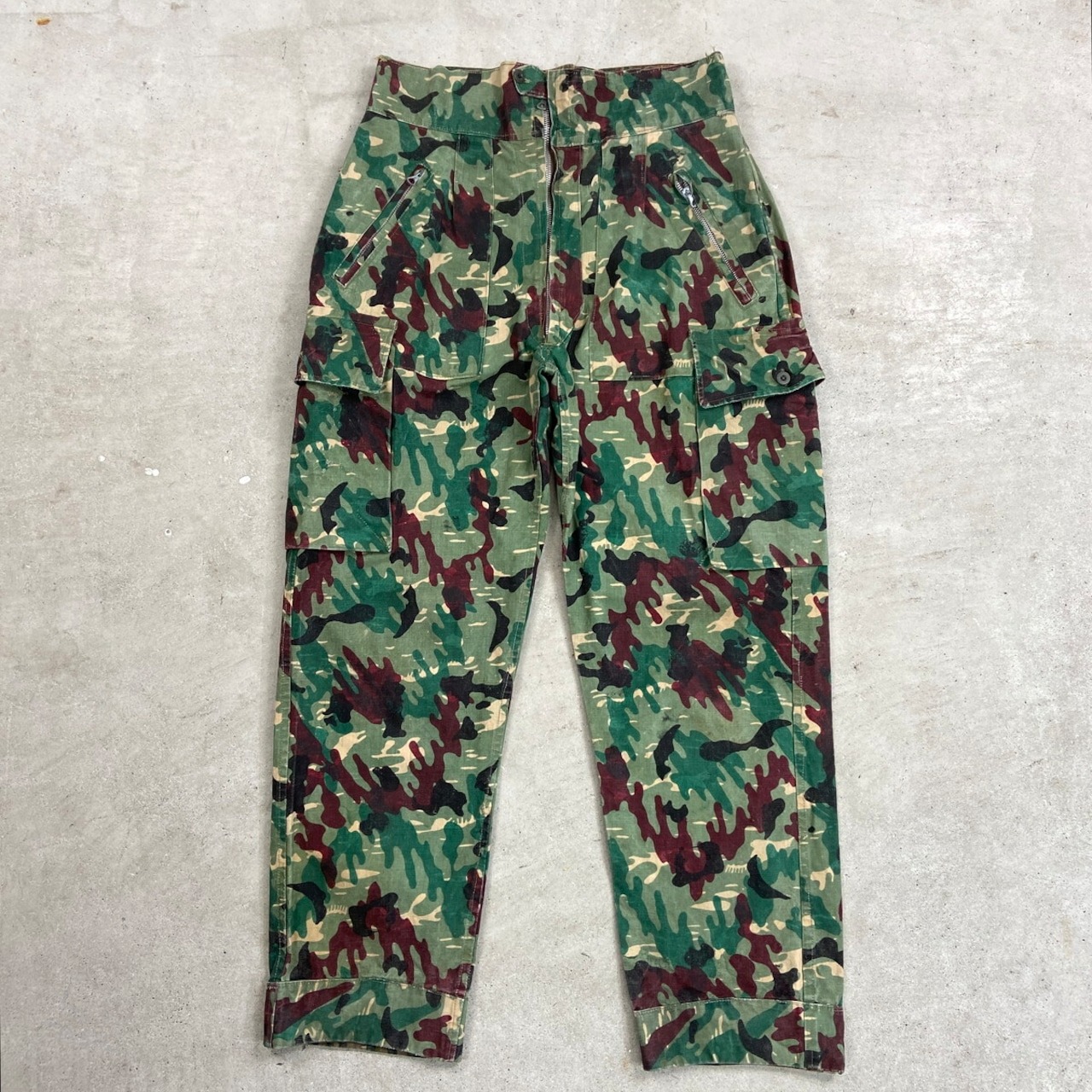 50~60年代 スペイン軍 アメーバカモ リバーシブル フィールドパンツ メンズW31相当 古着 50s 60s VINTAGE ヴィンテージ ユーロミリタリー パラトルーパーパンツ カーゴパンツ 迷彩柄 総柄 カモフラ グリーン カーキグリーン ブラウン 緑 茶色【中古】|古着通販 cave古着屋