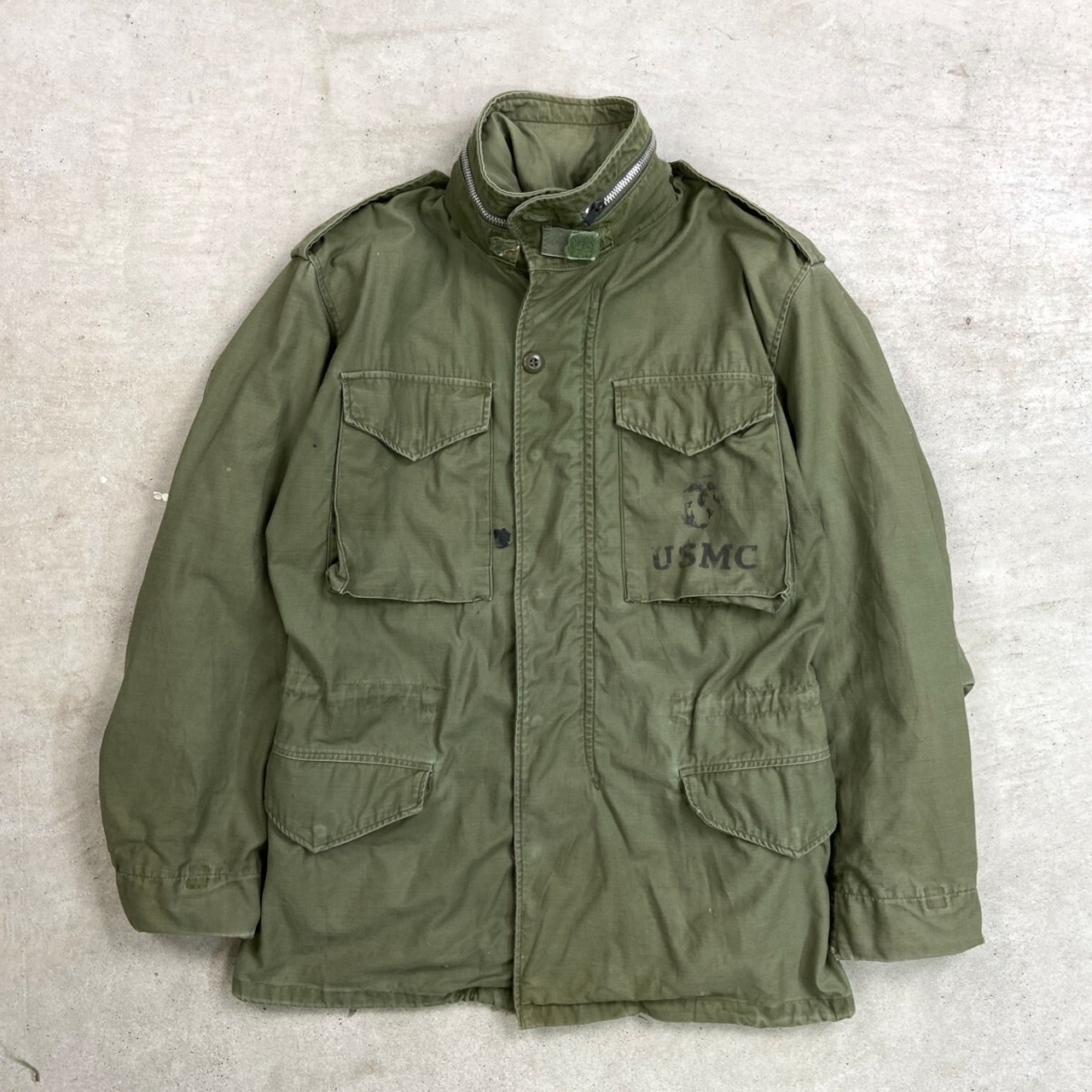 60~70年代 U.S.ARMY 米軍実品 M-65 2nd フィールドジャケット USMC アメリカ海軍 メンズM相当 古着 60s 70s ヴィンテージ VINTAGE マリンコープ ステンシル アルミジップ フード収納型 ドローコード付き オリーブグリーン