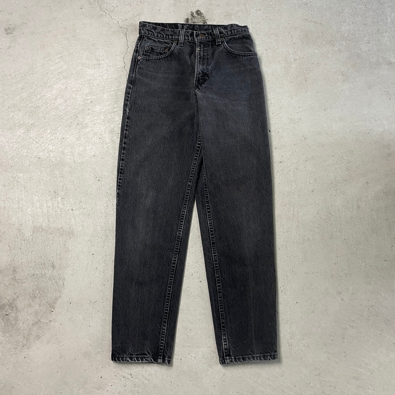 90年代 Levi リーバイス 550 ブラックデニムパンツ メンズW29 古着 90s テーパード ヴィンテージ VINTAGE 後染め フェードブラック 黒色