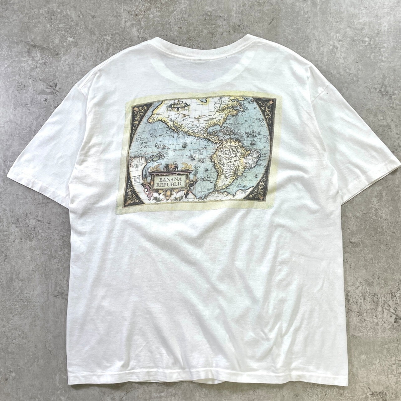 90年代 BANANA REPUBLIC バナナリパブリック 世界地図 プリントTシャツ メンズL相当 古着 90s VINTAGE ヴィンテージ サファリ MAP マップ 胸ポケT ロゴプリント シングルステッチ バナリパ 白