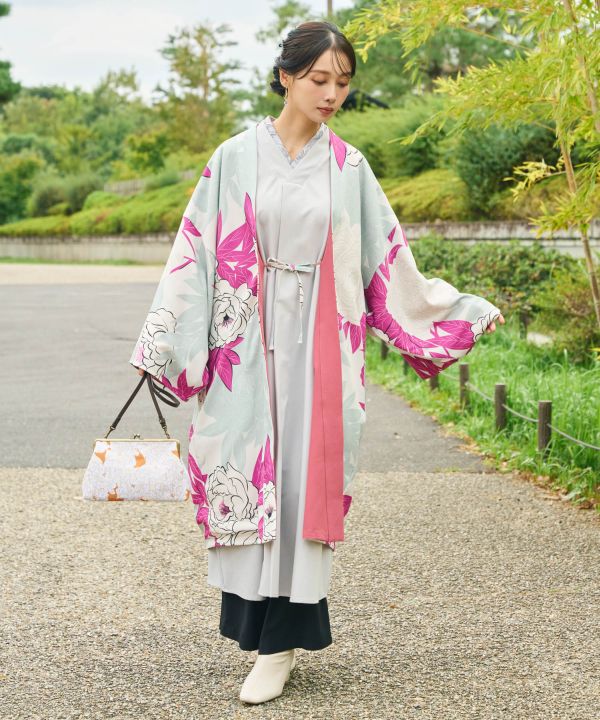 倭物やカヤ堅苦しさ店 [【リヴァーシブル】花の衣羽織] 和柄 和今めかしい 着物 レトロ 今めかしい 着物 和 御召しもの 昭和レトロ 流行り物 羽織り/厚地の外套  76R-6103