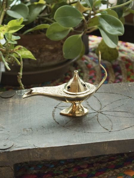 楽天市場 ランプ香入れｌ チャイハネ 公式 エスニックidmp6014思わずお願い事をしたくなっちゃう インパクト大のランプ型のお香入れです アミナコレクション 公式